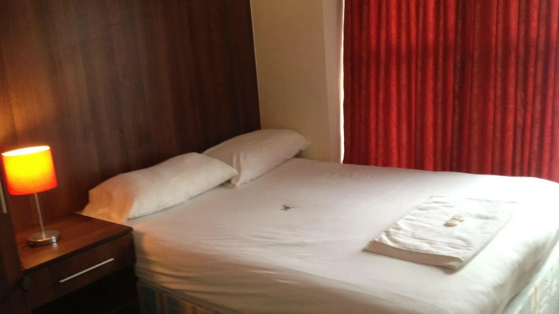 City Lodge London 2*,